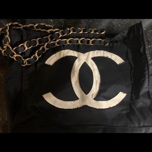 XL Chanel Nylon Tote! Black/white w-Gold hardware